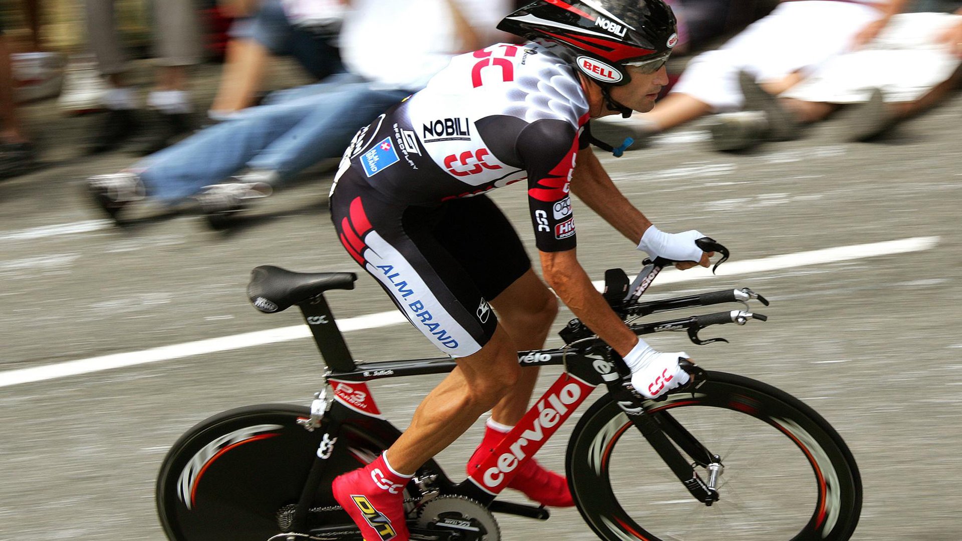 又见绝平！波士顿凯尔特人与丹佛掘金鏖战至终场，库里读秒救主